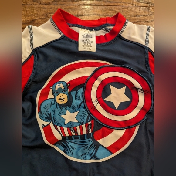 Captain America  swim rash guard. Kids Size 5/6 new without tags - Picture 4 of 6